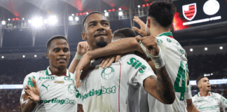 Palmeiras derrota Fla e amplia vantagem na liderança do Brasileiro Palmeiras derrota Fla e amplia vantagem na liderança do Brasileiro