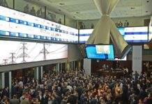 Ibovespa volta aos 174 mil pontos com aposta na Selic, e dólar cai