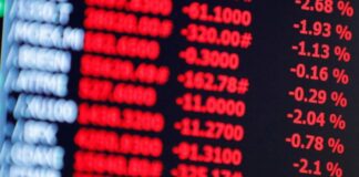 Bolsa sobe quase 3% e fecha no maior nível desde maio