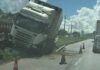 Acidente Entre Carretas Causa Trânsito De 9km Na BR-324 Acidente Entre Carretas Causa Trânsito De 9km Na BR-324