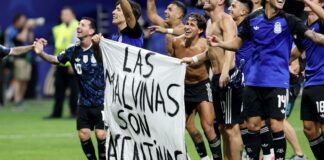 Ato de jogadores argentinos reacende debate sobre domínio das Malvinas Ato de jogadores argentinos reacende debate sobre domínio das Malvinas