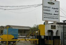 Equipes encontram destroços de Boeing 737 desaparecido no Paquistão Equipes encontram destroços de Boeing 737 desaparecido no Paquistão