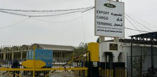 Equipes encontram destroços de Boeing 737 desaparecido no Paquistão Equipes encontram destroços de Boeing 737 desaparecido no Paquistão