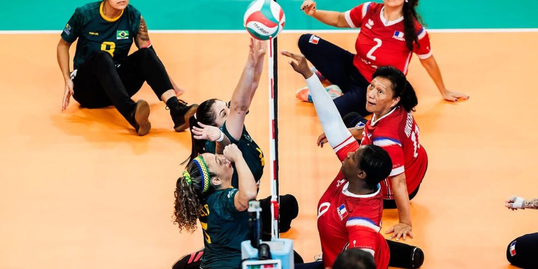Invictas, seleções do Brasil jogam oitavas do Mundial de vôlei Invictas, seleções do Brasil jogam oitavas do Mundial de vôlei sentado