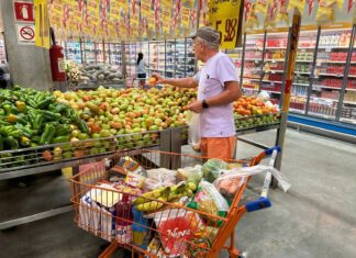 Lei Que Proíbe Conferência De Compras Após Pagamento Já Está Em Vigor Em Salvador Lei Que Proíbe Conferência De Compras Após Pagamento Já Está Em Vigor Em Salvador