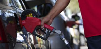 Governo adia reunião que pode aumentar etanol na gasolina para 32%