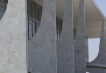 Em artigo no Washington Post, Lula critica política de taxas dos EUA