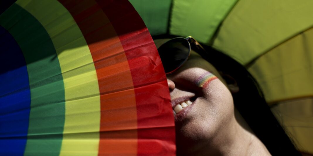 parada-gay-2mc_abr_06072025_8.jpg