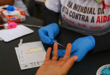 Desinformação sobre HIV dificulta tratamento e aumenta preconceito