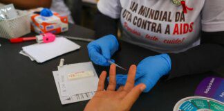 Desinformação sobre HIV dificulta tratamento e aumenta preconceito