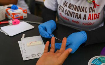 Desinformação sobre HIV dificulta tratamento e aumenta preconceito