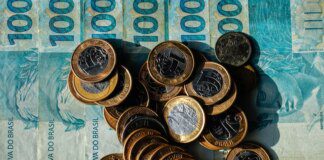 Orçamento de 2027 prevê salário mínimo de R$ 1.741