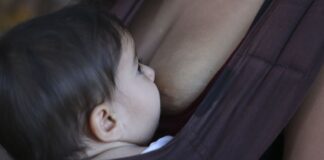 Amamentação reduz risco de doença cardíaca na mãe