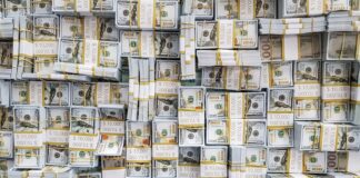 Com pessimismo externo, dólar sobe 0,47% e aproxima-se de R$ 5,20