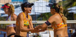 Carol e Rebecca estão na final do Circuito Mundial de vôlei de praia Carol e Rebecca estão na final do Circuito Mundial de vôlei de praia