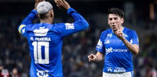 Cruzeiro vence Flamengo e Palmeiras agradece no Brasileirão Cruzeiro vence Flamengo e Palmeiras agradece no Brasileirão