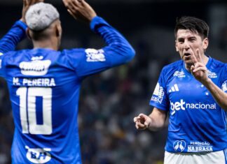 Cruzeiro vence Flamengo e Palmeiras agradece no Brasileirão Cruzeiro vence Flamengo e Palmeiras agradece no Brasileirão