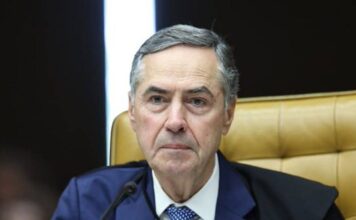Ex-presidente Do STF é Internado Após Intoxicação Alimentar Na França