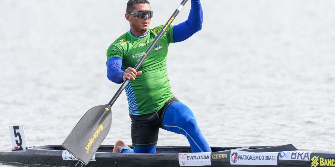 Isaquias Queiroz é campeão mundial no C1 500m na Polônia Isaquias Queiroz é campeão mundial no C1 500m na Polônia