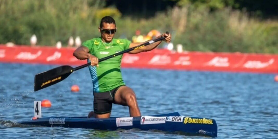 Isaquias Queiroz fica longe do pódio do Mundial de canoagem Isaquias Queiroz fica longe do pódio do Mundial de canoagem na Polônia