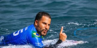 WSL: Ítalo Ferreira domina tubos em Teahupo’o e avança às semifinais WSL: Ítalo Ferreira domina tubos em Teahupo’o e avança às semifinais