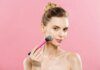 Anti-blush: tendência de beleza pede visual natural e menos “chinelada”