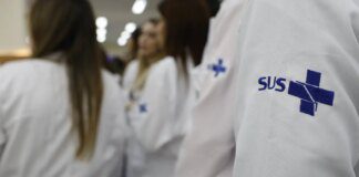 Saúde estende atuação de 676 médicos especialistas no SUS