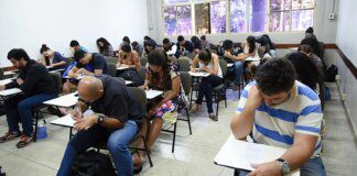 Encejja: candidatos fazem exame que garante certificação escolar