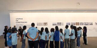 Alunos do Itapoã e Ceilândia visitam a mostra Utopias em construção