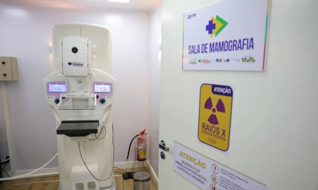 mamografia-mama-plastica.jpg