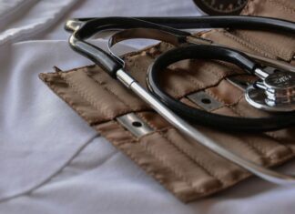 Operação da PF mira quadrilha que falsifica diplomas de medicina