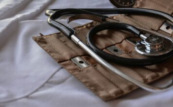 Operação da PF mira quadrilha que falsifica diplomas de medicina