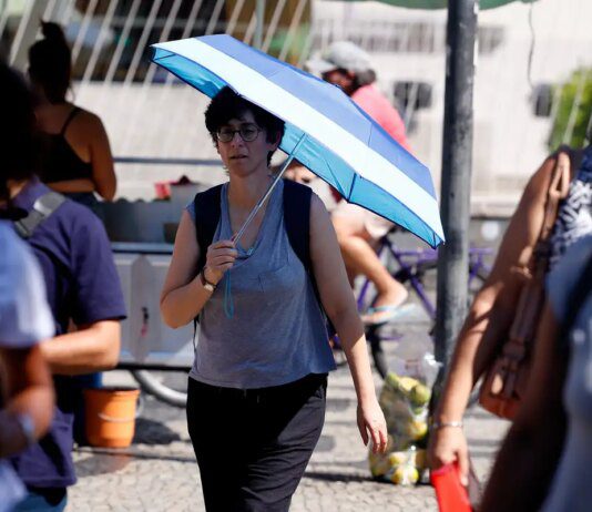 Salário mínimo deverá subir para R$ 1.741 em 2027