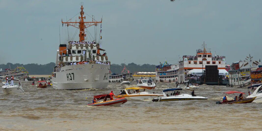 932595-cirio20fluvial_belem_baia20guajara-9666.jpg