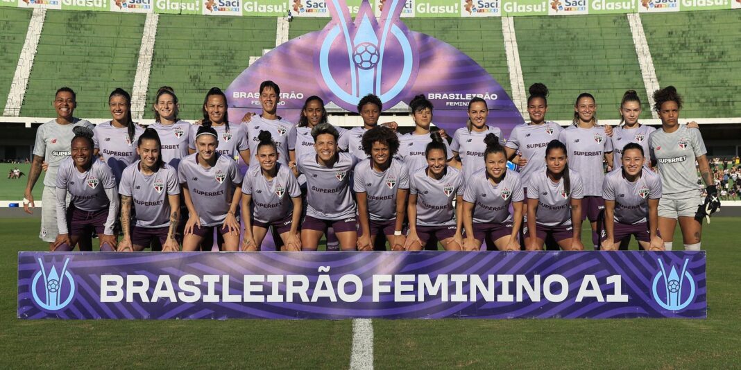 Equipe do São Paulo é a primeira finalista do Brasileirão Equipe do São Paulo é a primeira finalista do Brasileirão Feminino