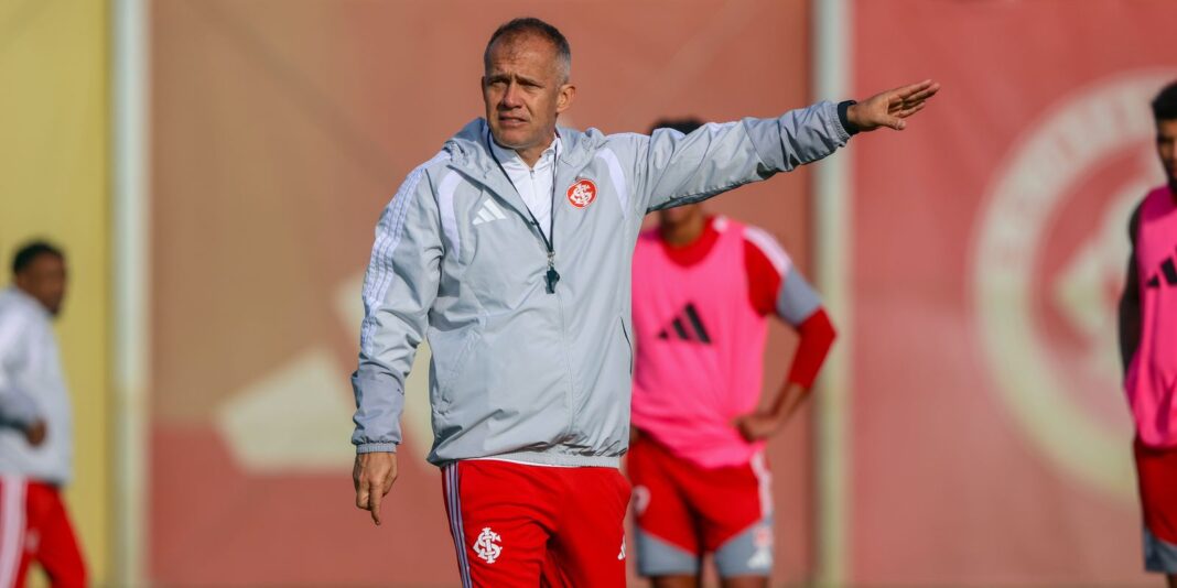 Internacional contrata técnico Eduardo Baptista até o fim da temporada Internacional contrata técnico Eduardo Baptista até o fim da temporada