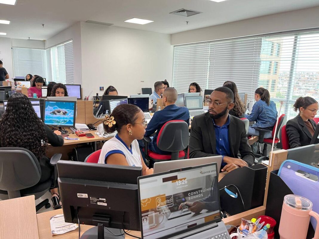 Programa Aproxima Mais De 300 Jovens Baianos Do Mercado De Trabalho