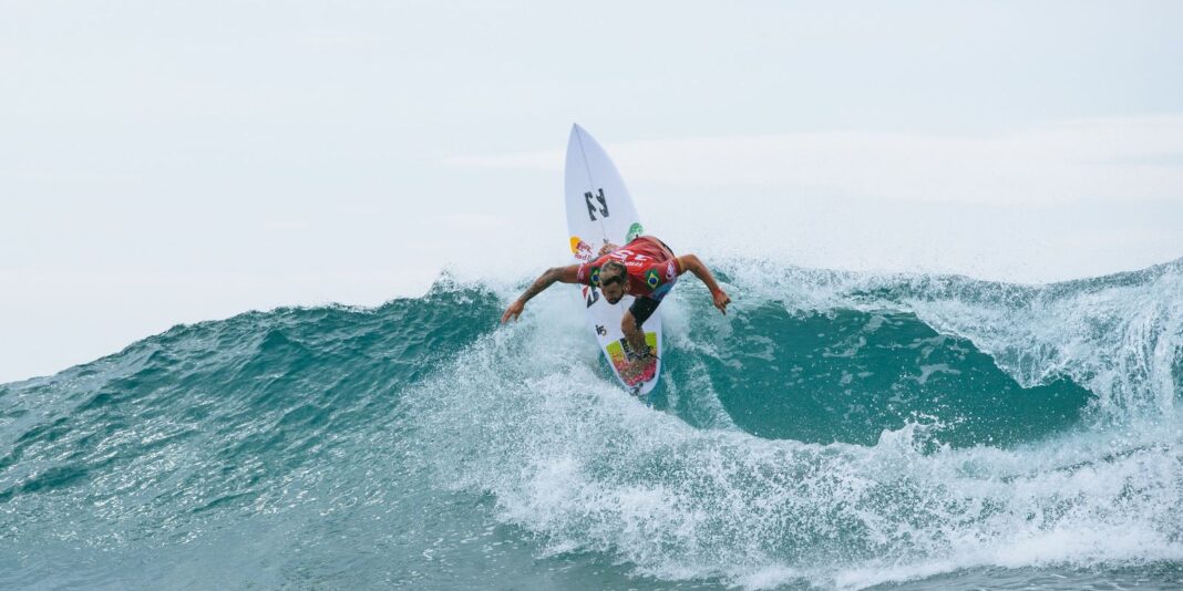 WSL exclui etapa de Abu Dhabi do circuito mundial de surfe deste ano