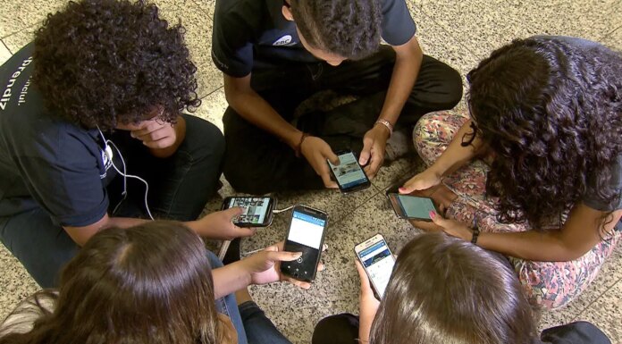 Pesquisa mostra que 82% são contra crianças de até 3 anos com celular