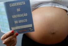 Resistência às vacinas contra gripe e covid coloca gestantes em risco