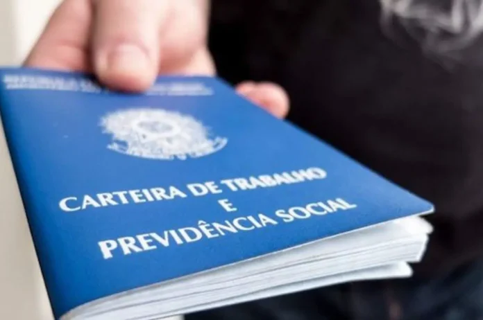 emprego-2-e1756738662124-696x462.webp
