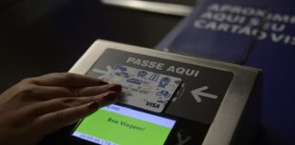Estação Cinelândia, no Rio, é renomeada para Estação Democracia