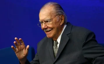 Aos 96 Anos, José Sarney Volta A Ser Internado Em São Paulo
