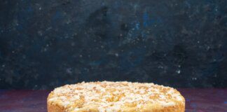 Bolo cuca de coco: receita fácil que não precisa de batedeira