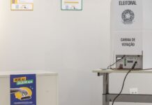 Número de brasileiros aptos a votar no exterior quase dobra