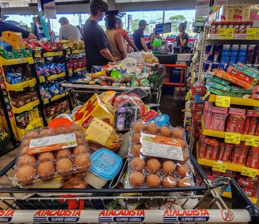 Consumo de alimentos cresce após proibição das bets no país, diz Abras
