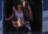 Em fuga, Flávio Bolsonaro desembarca nos EUA com a família