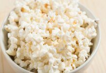 Pipoca é low carb? Emagrece? O que diz uma nutricionista sobre o quitute