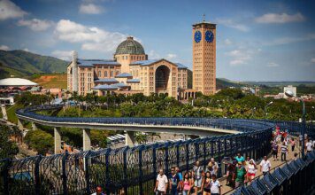 Em Aparecida, dom Mário pede desarmamento e atenção aos pobres
