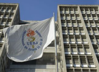Peças universitárias e de escolas técnicas ocupam palcos da Uerj